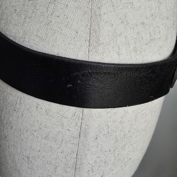 Linea Pelle Collection, Black Leather Gold Studded Statement Belt Size Medium - Picture 4 of 12